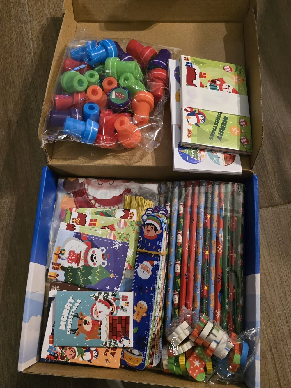 Christmas Classroom Party Favor Pack - Assorted Holiday Colors. 192 Pieces. NEW.
